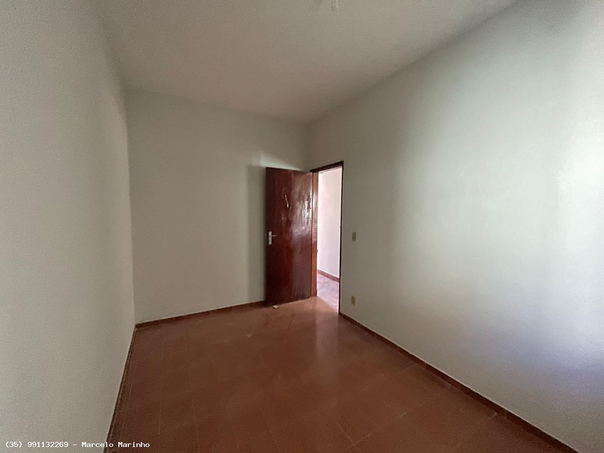 Casa à venda com 2 quartos, 339m² - Foto 14