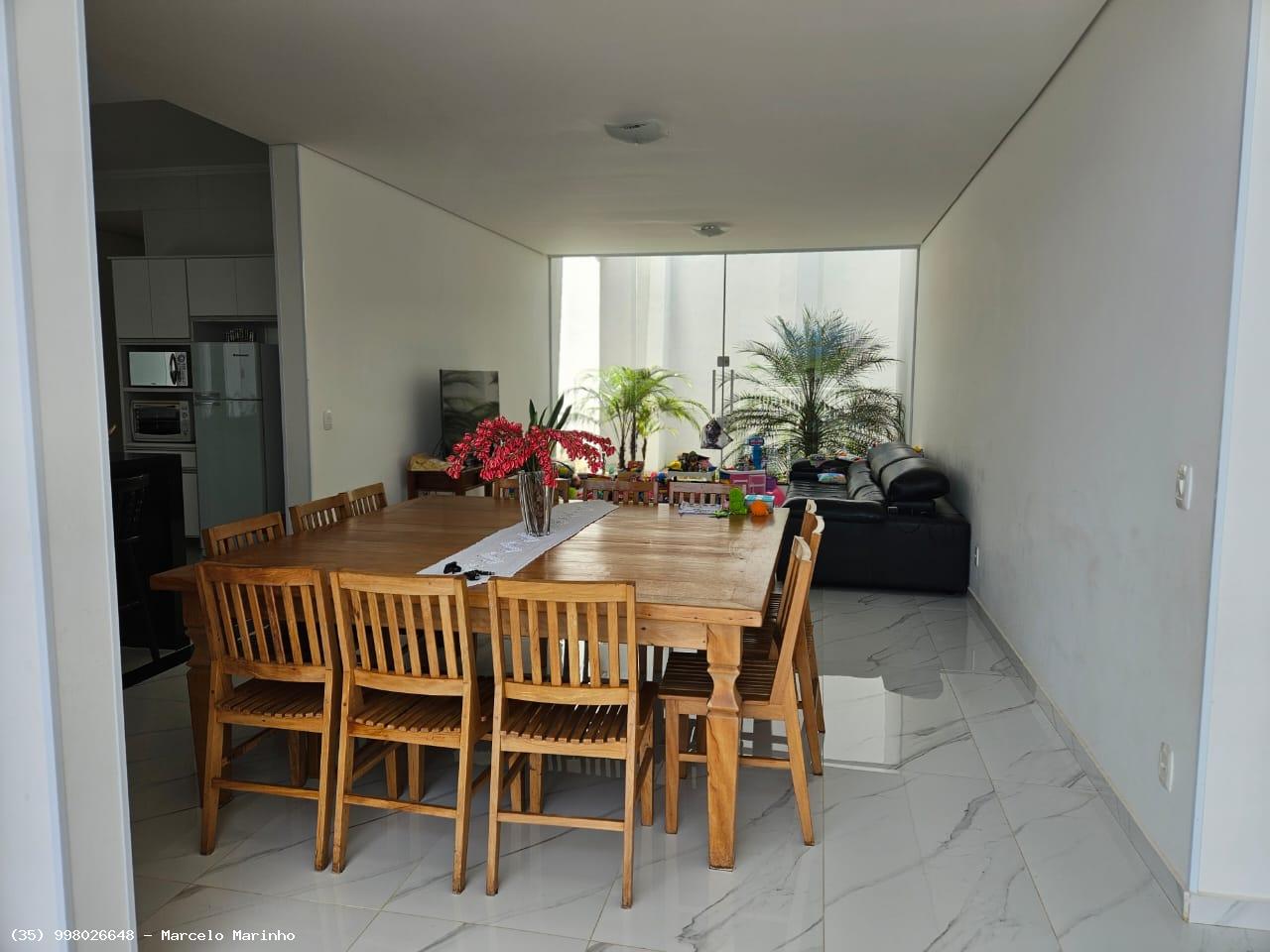 Casa à venda com 3 quartos, 351m² - Foto 14